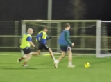 Gezamenlijke training seniorenteams en JO19-1 van donderdag 27 februari 2025 (31/45)